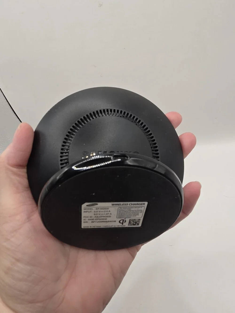 Samsung Qi Fast Charging Wireless Charger Pad Charging Stand